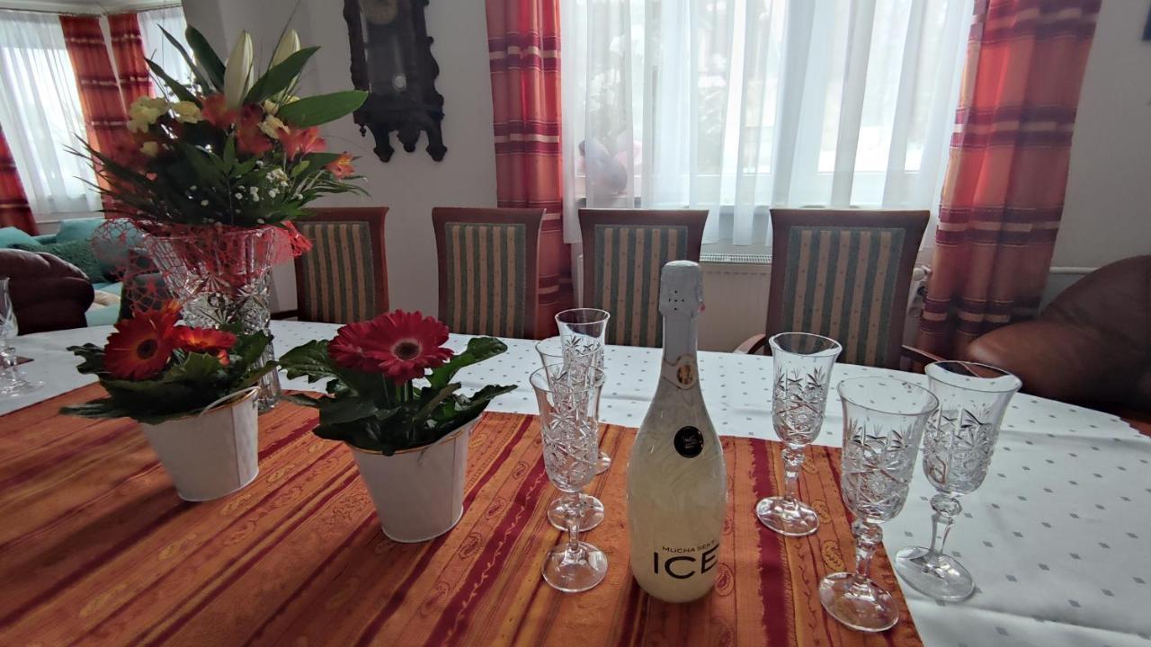 Holiday Home Moldava Экстерьер фото